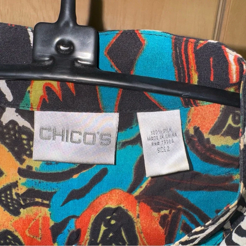 Chico’s Women’s Tailored Silk Sheer Vibrant Blouse. - Picture 2 of 3